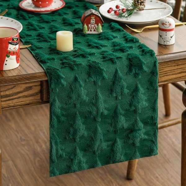 Artoid Mode Christmas Trees Green Soft Plush Faux Fur Jacquard Christmas Table